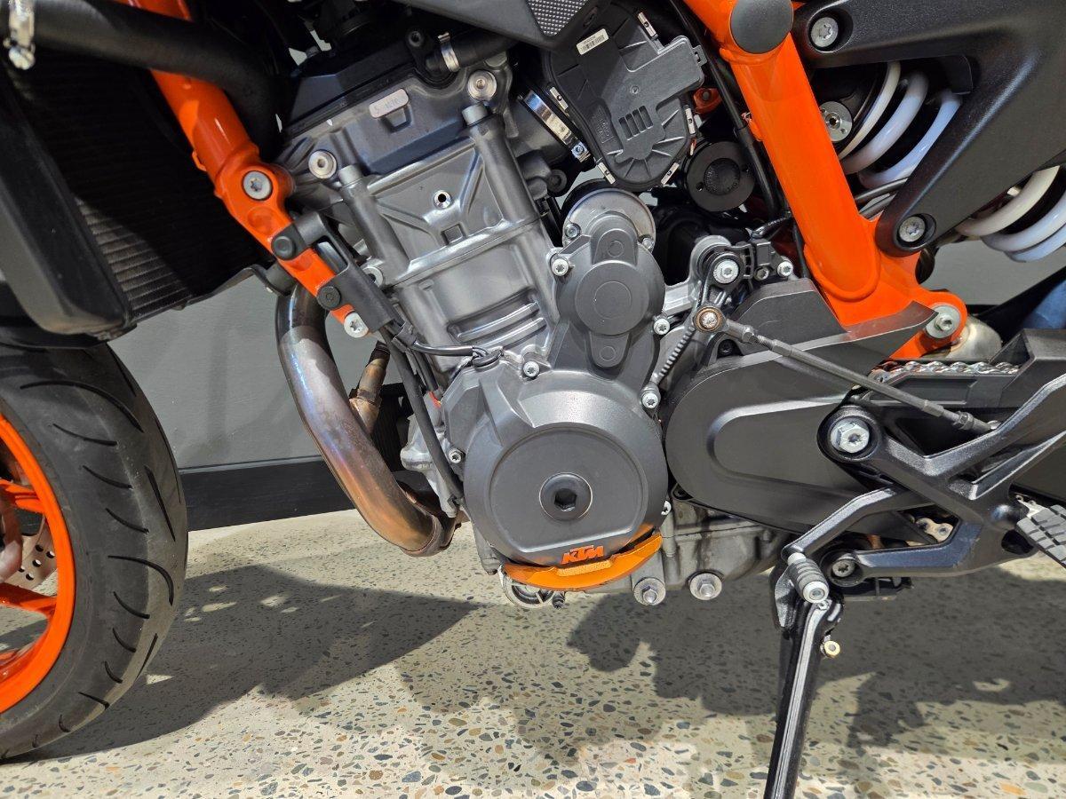 2024 KTM 890 DUKE R ROAD
