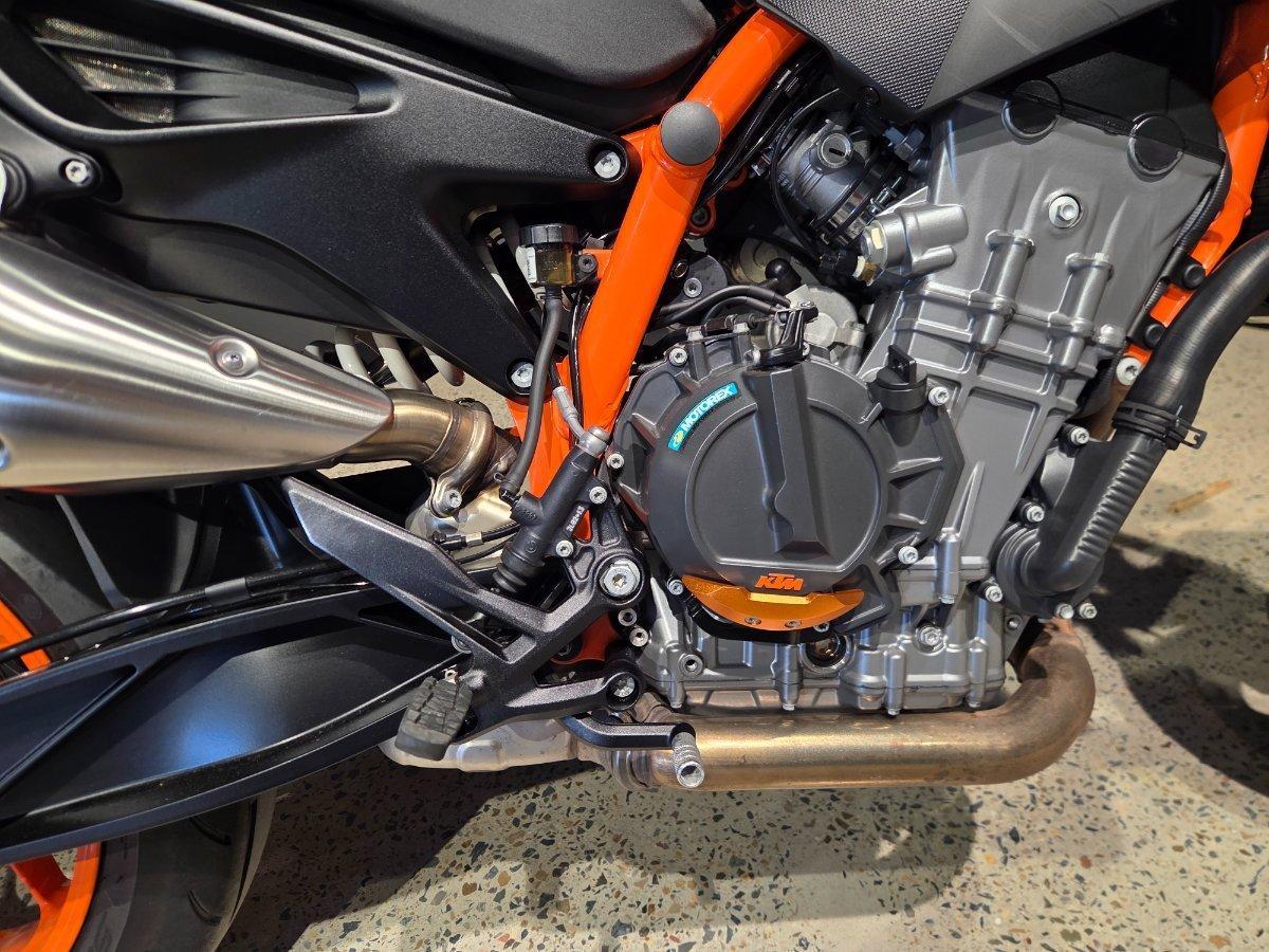 2024 KTM 890 DUKE R ROAD