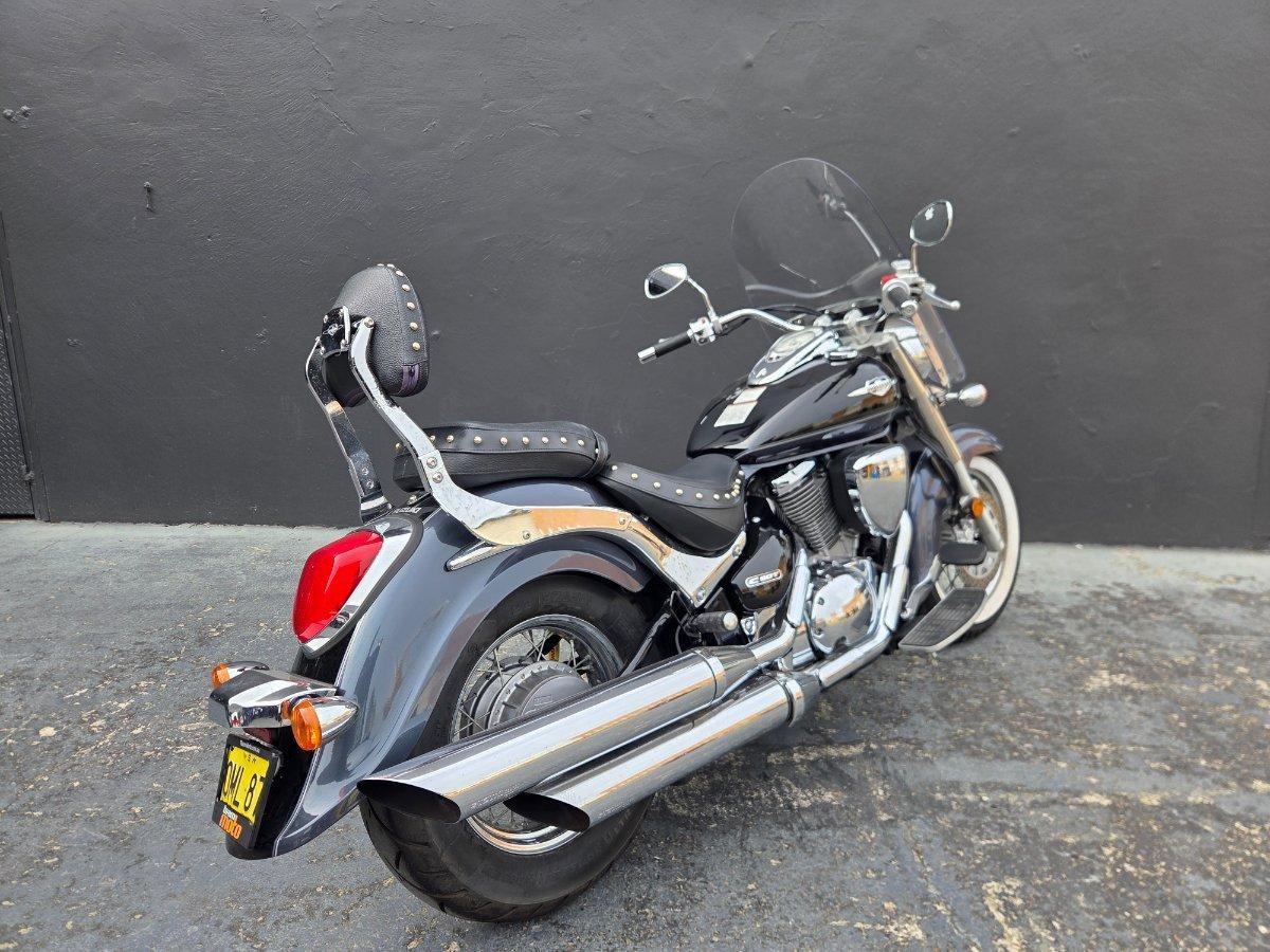 2011 SUZUKI VLR 1800T BOULEVARD (C109RT) CRUISER