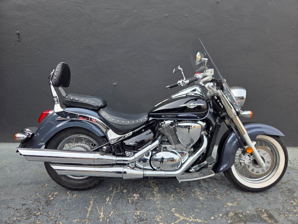 2011 SUZUKI VLR 1800T BOULEVARD (C109RT) CRUISER