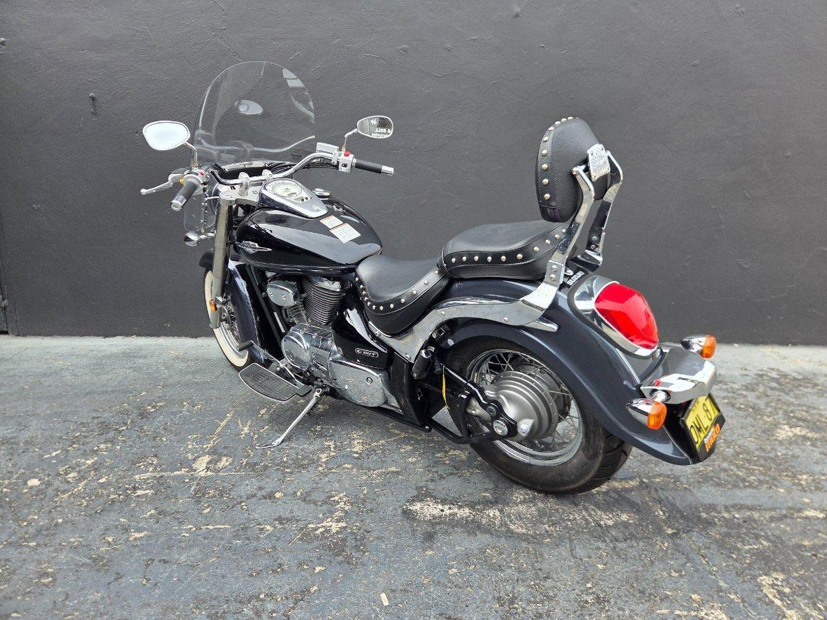 2011 SUZUKI VLR 1800T BOULEVARD (C109RT) CRUISER