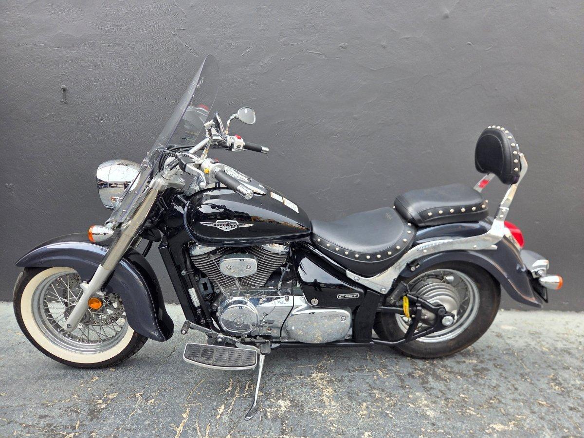 2011 SUZUKI VLR 1800T BOULEVARD (C109RT) CRUISER