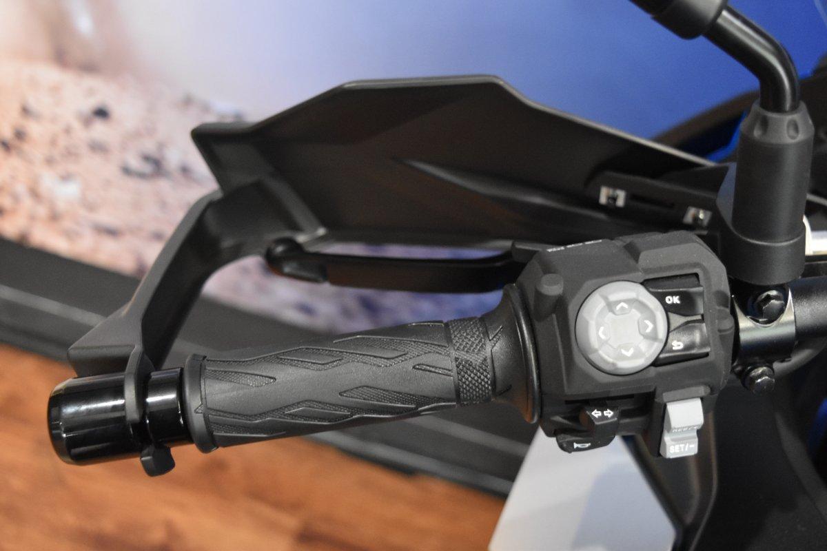 2025 SUZUKI GSX-S1000GT ROAD