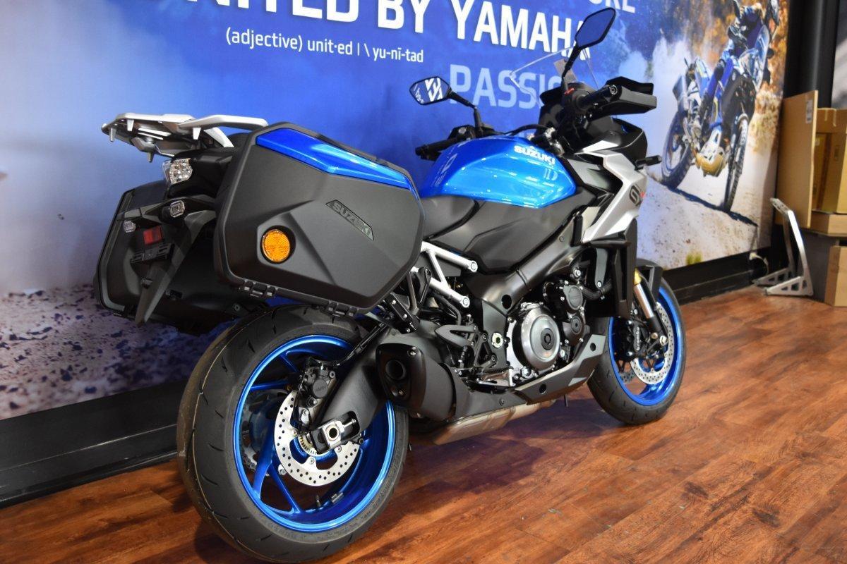 2025 SUZUKI GSX-S1000GT ROAD