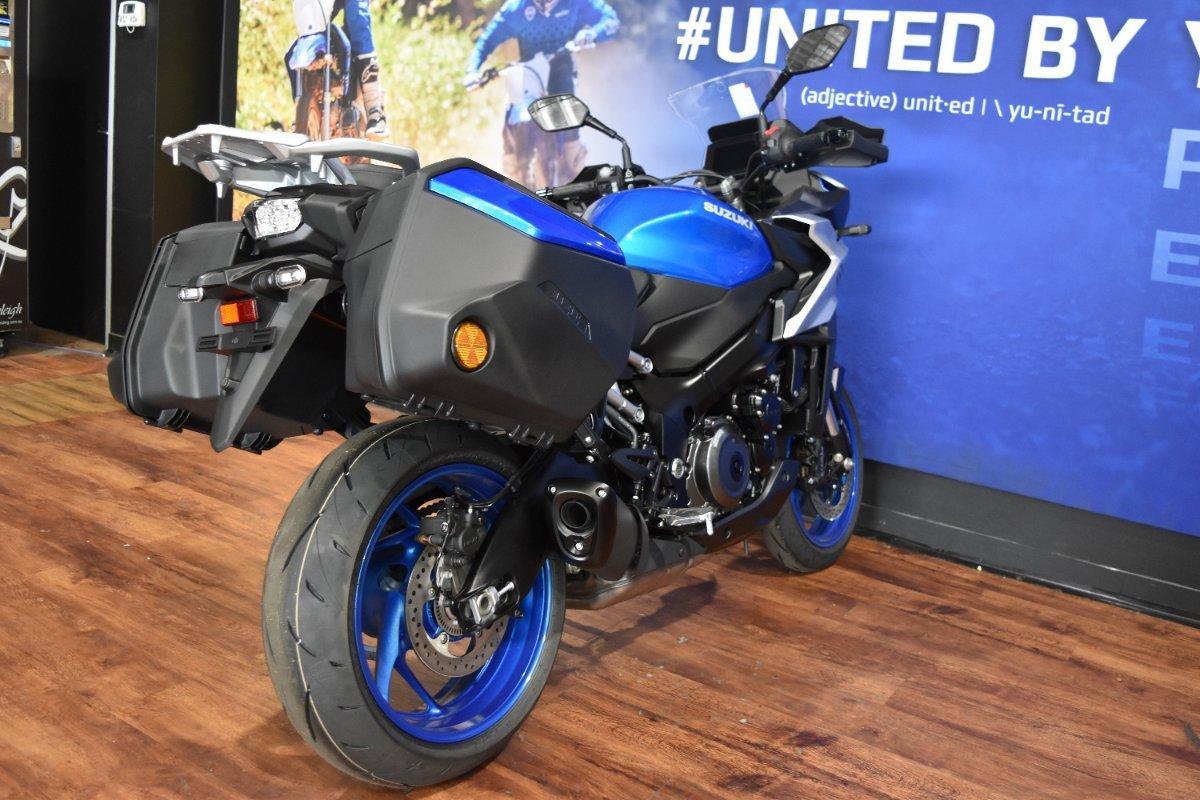 2025 SUZUKI GSX-S1000GT ROAD