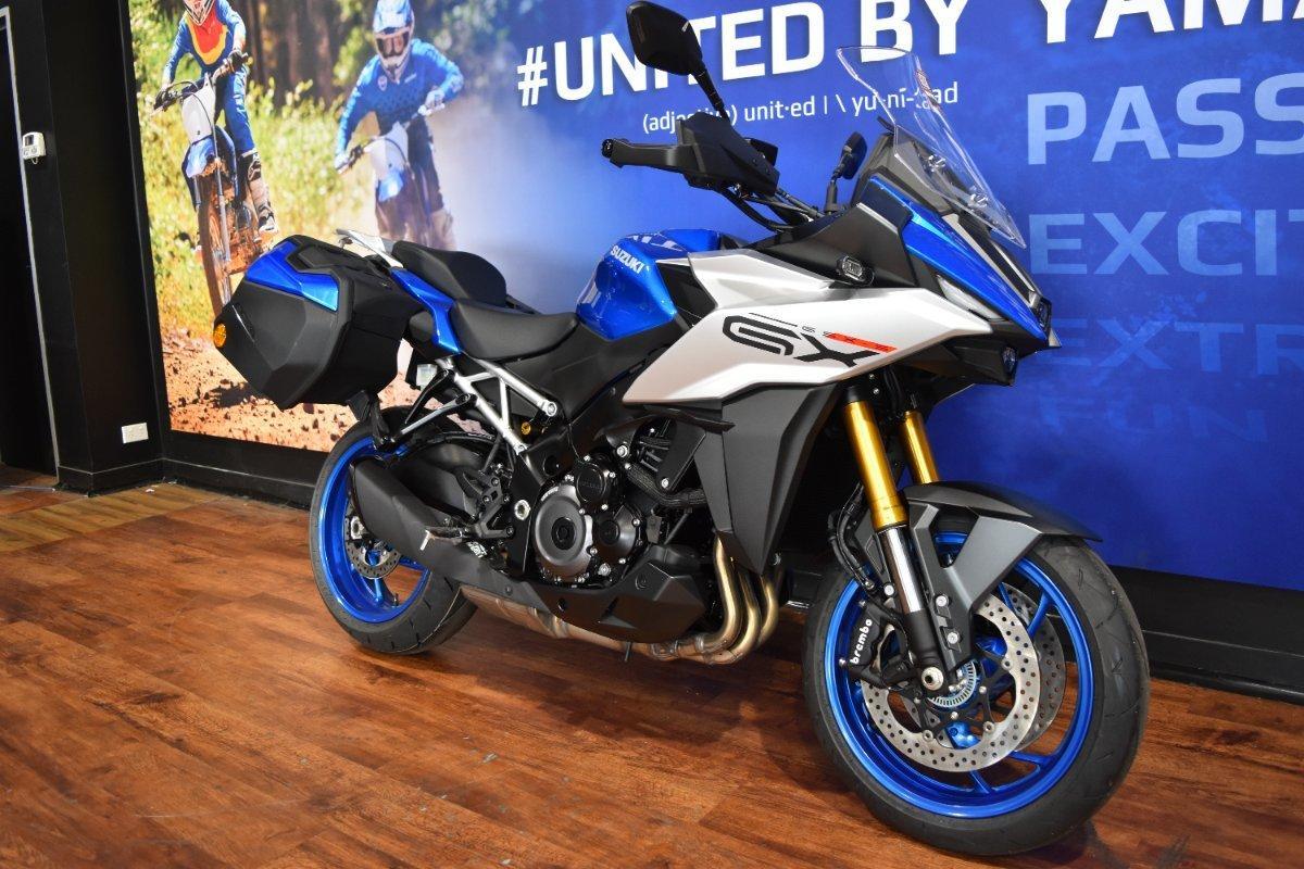 2025 SUZUKI GSX-S1000GT ROAD