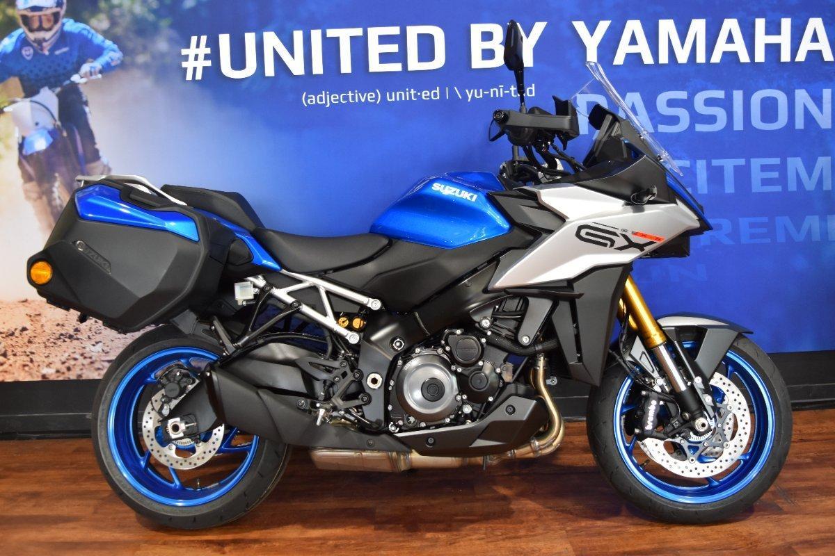 2025 SUZUKI GSX-S1000GT ROAD