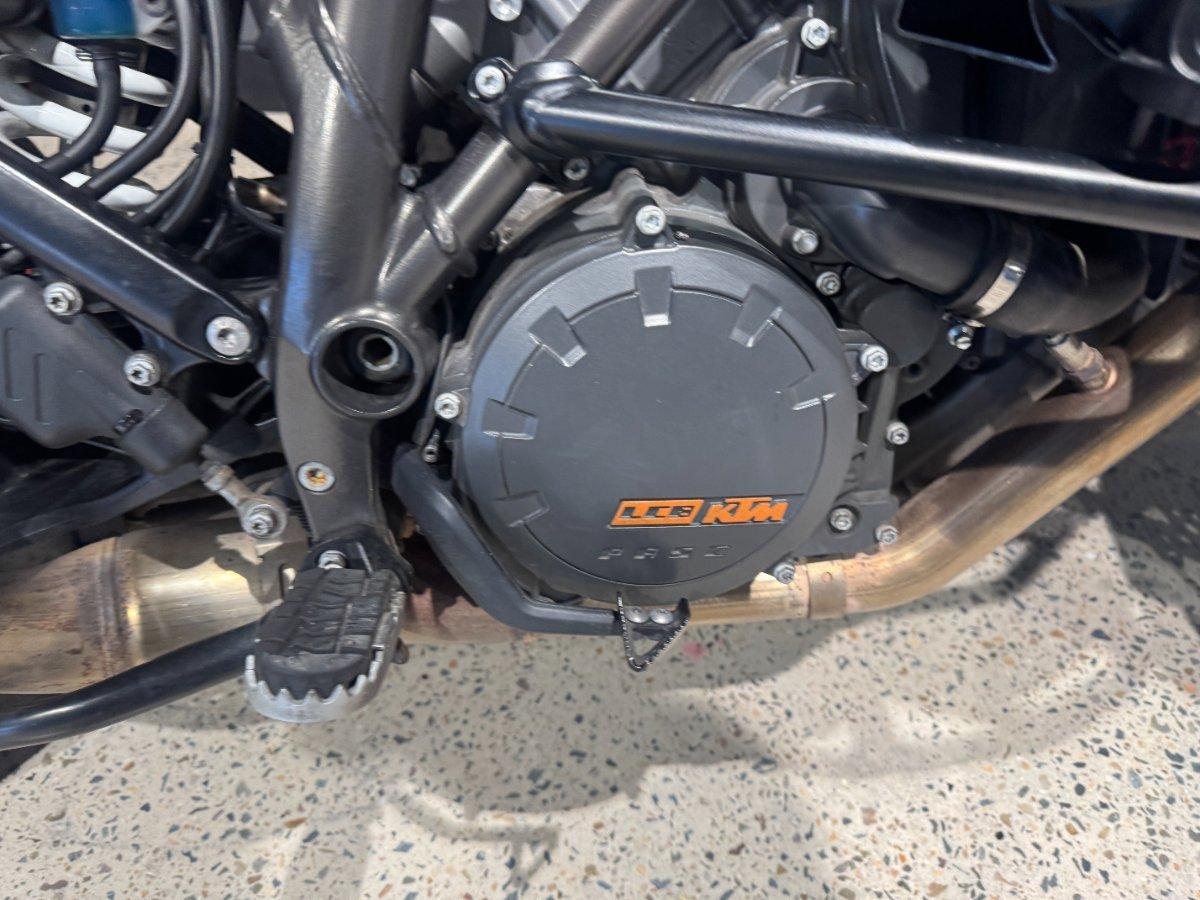 2019 KTM SUPER ADVENTURE S DUAL SPORTS