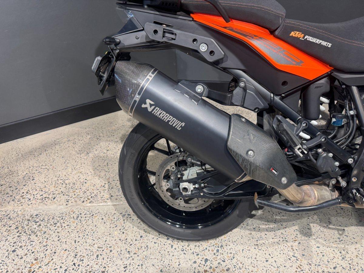 2019 KTM SUPER ADVENTURE S DUAL SPORTS