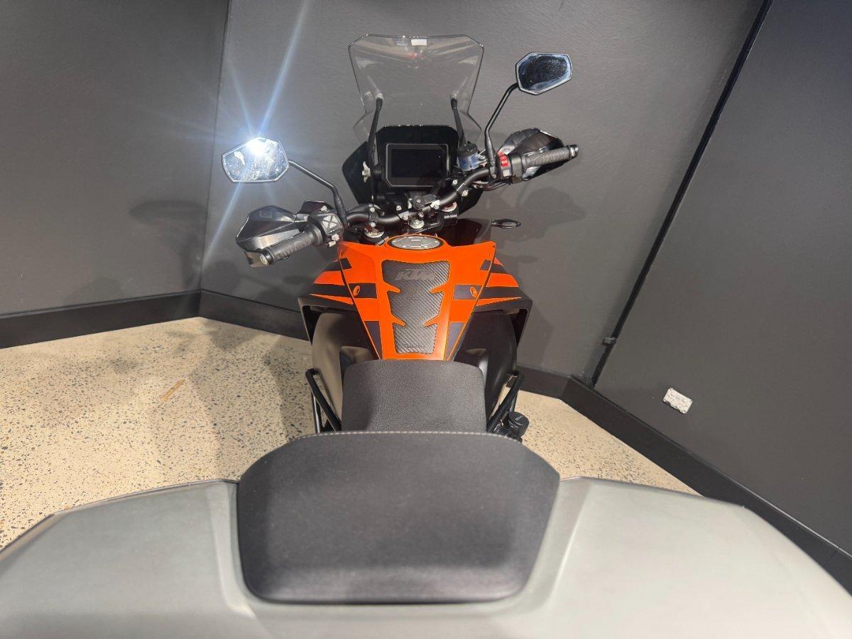 2019 KTM SUPER ADVENTURE S DUAL SPORTS