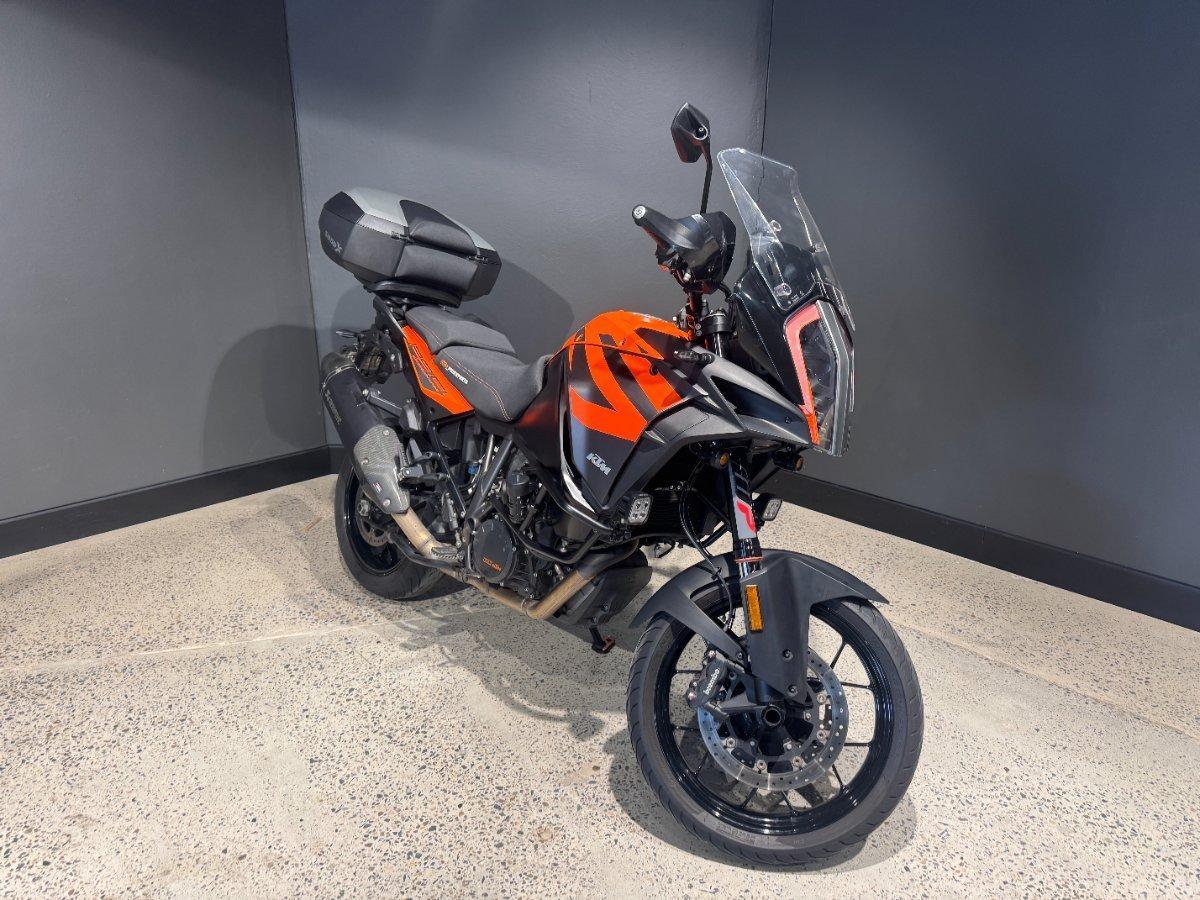 2019 KTM SUPER ADVENTURE S DUAL SPORTS