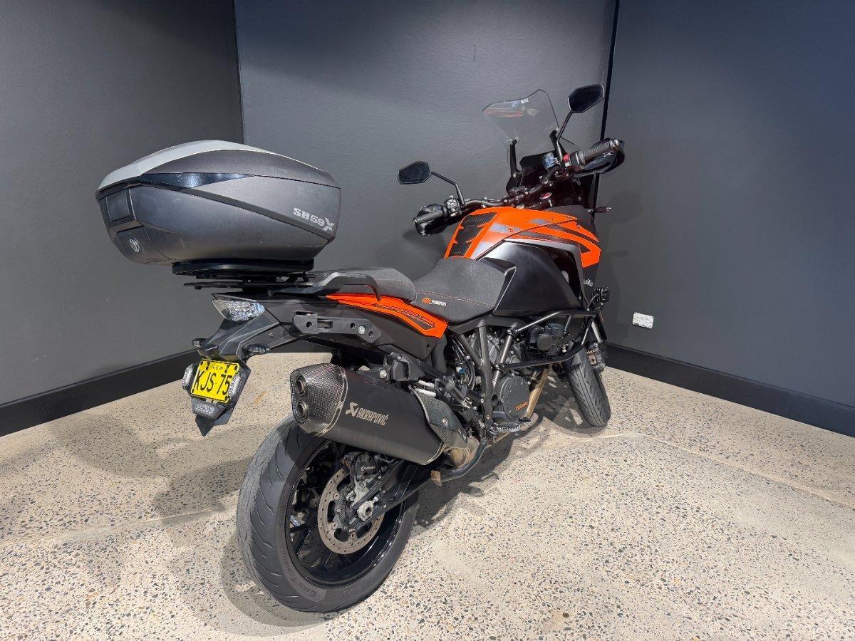 2019 KTM SUPER ADVENTURE S DUAL SPORTS
