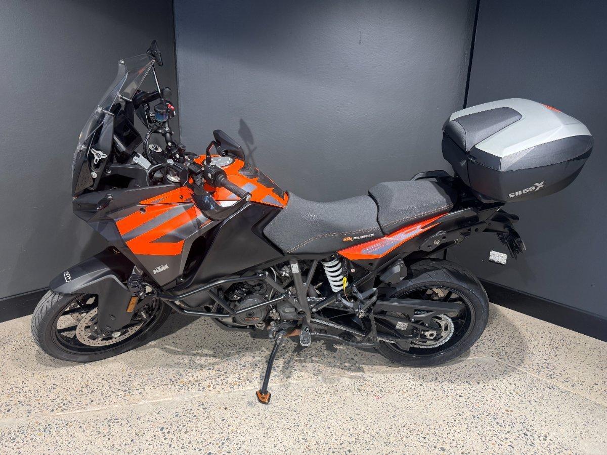 2019 KTM SUPER ADVENTURE S DUAL SPORTS