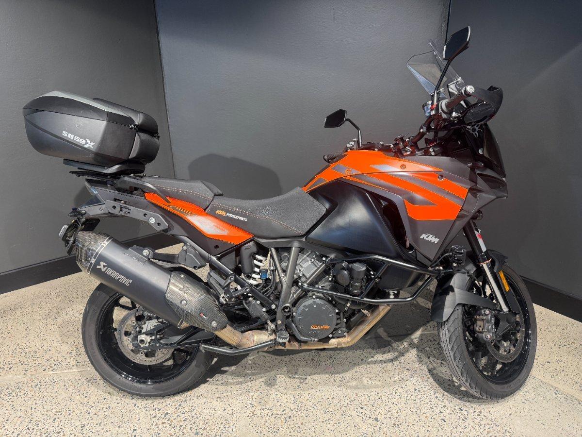 2019 KTM SUPER ADVENTURE S DUAL SPORTS