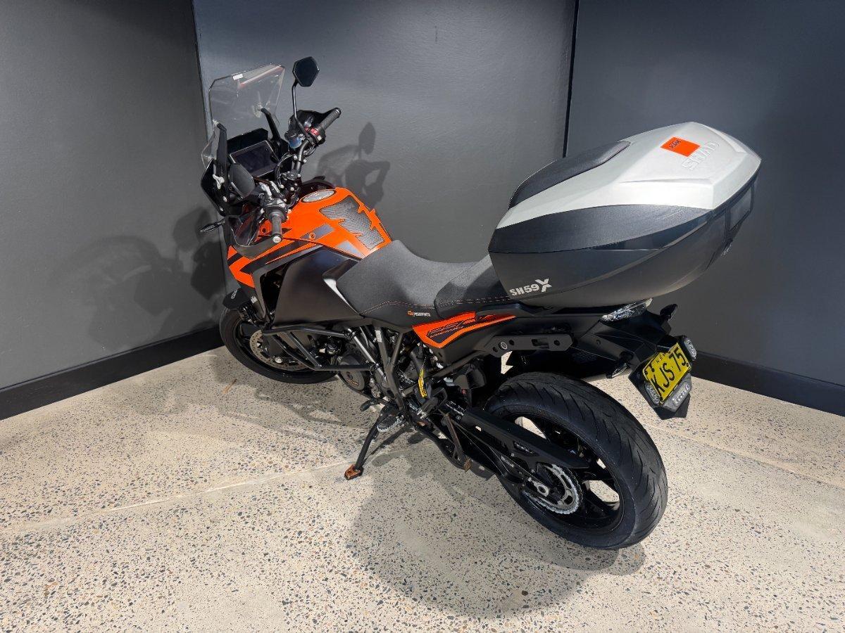 2019 KTM SUPER ADVENTURE S DUAL SPORTS