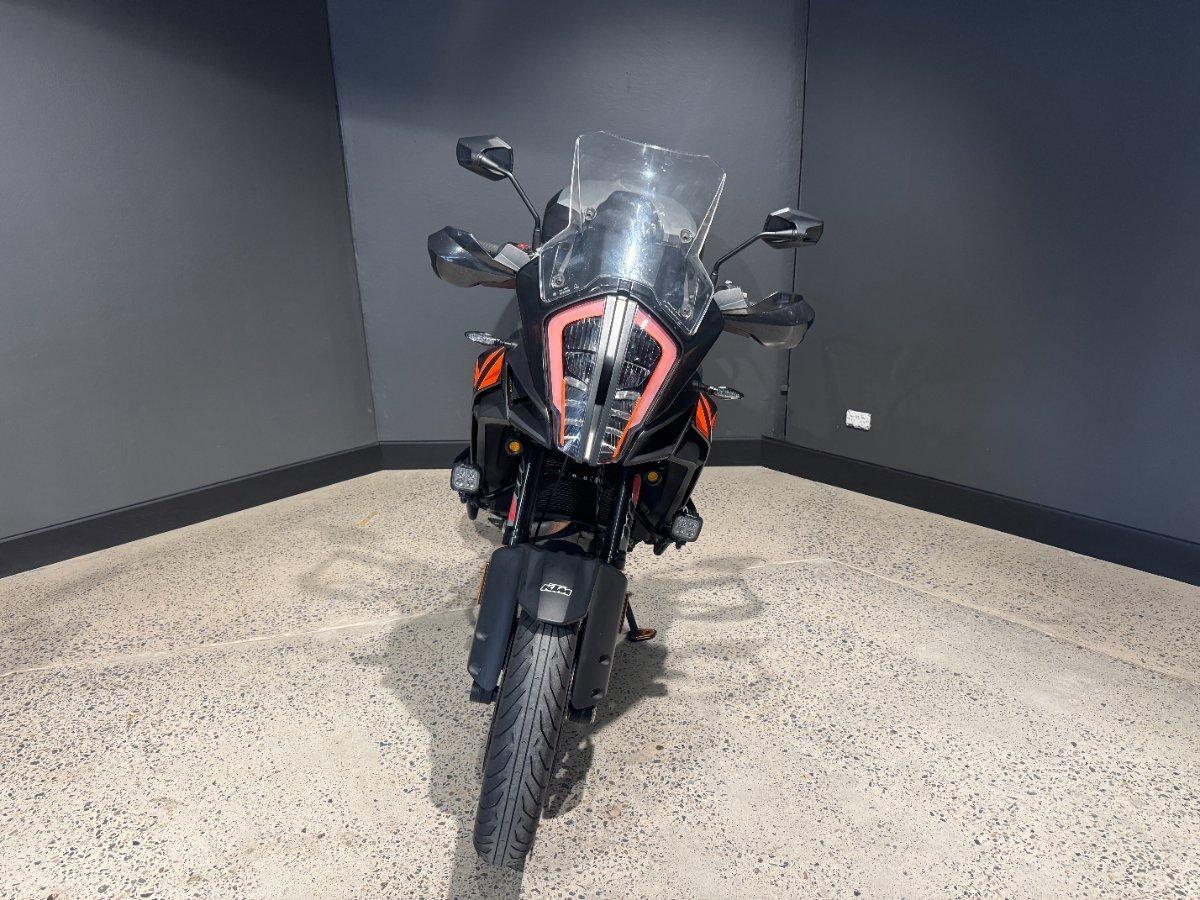 2019 KTM SUPER ADVENTURE S DUAL SPORTS