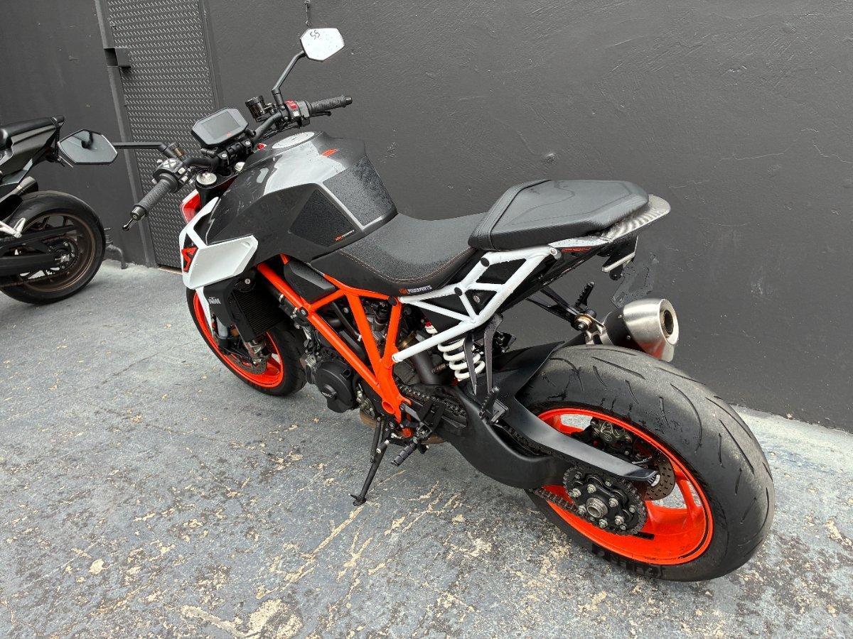 2018 KTM SUPER ADVENTURE S DUAL SPORTS
