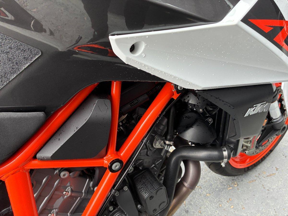 2018 KTM SUPER ADVENTURE S DUAL SPORTS