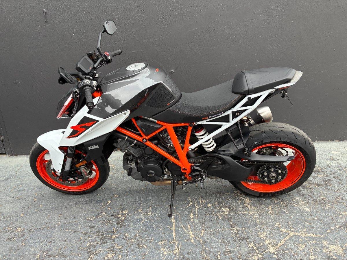 2018 KTM SUPER ADVENTURE S DUAL SPORTS