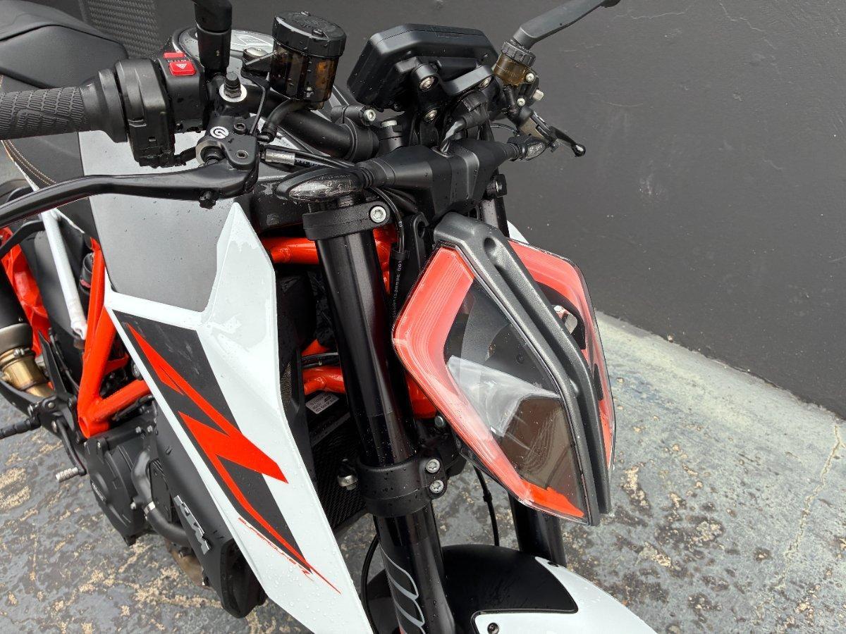 2018 KTM SUPER ADVENTURE S DUAL SPORTS