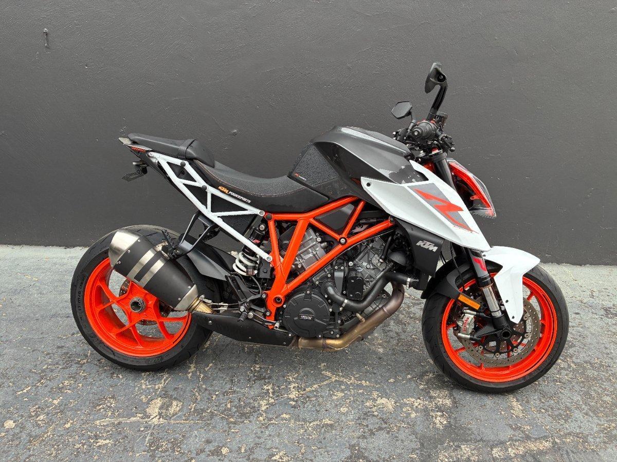 2018 KTM SUPER ADVENTURE S DUAL SPORTS