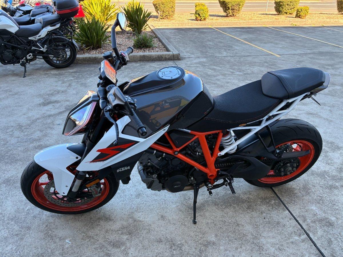2018 KTM SUPER ADVENTURE S DUAL SPORTS