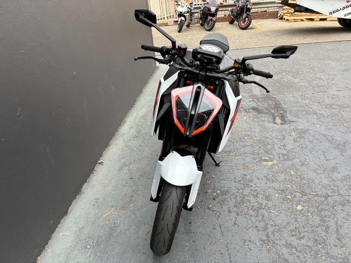 2018 KTM SUPER ADVENTURE S DUAL SPORTS