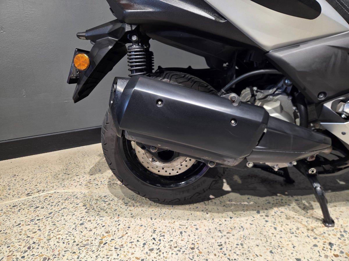 2018 YAMAHA XMAX 300 (CZD300A) SCOOTER