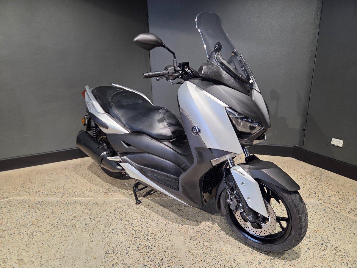 2018 YAMAHA XMAX 300 (CZD300A) SCOOTER