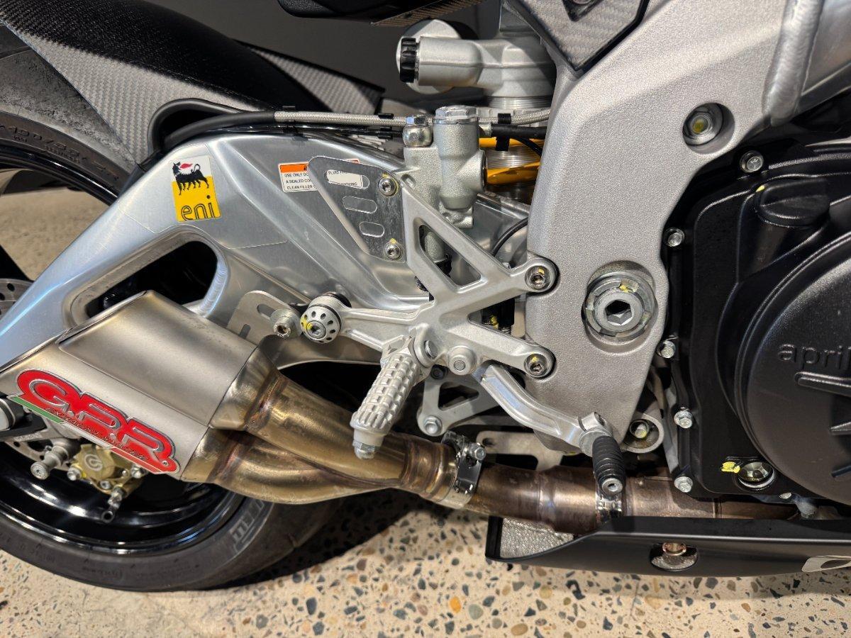 2013 APRILIA TUONO V4 R SPORTS