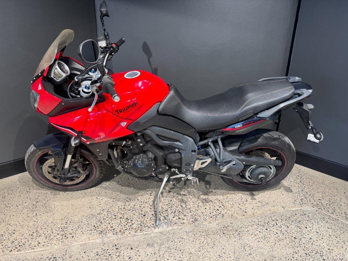 2013 TRIUMPH TIGER 1050 SE (ABS) SPORTS
