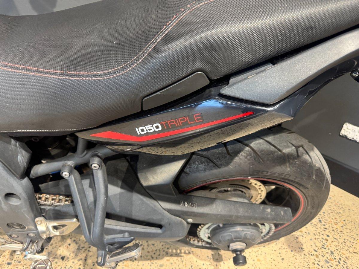 2013 TRIUMPH TIGER 1050 SE (ABS) SPORTS