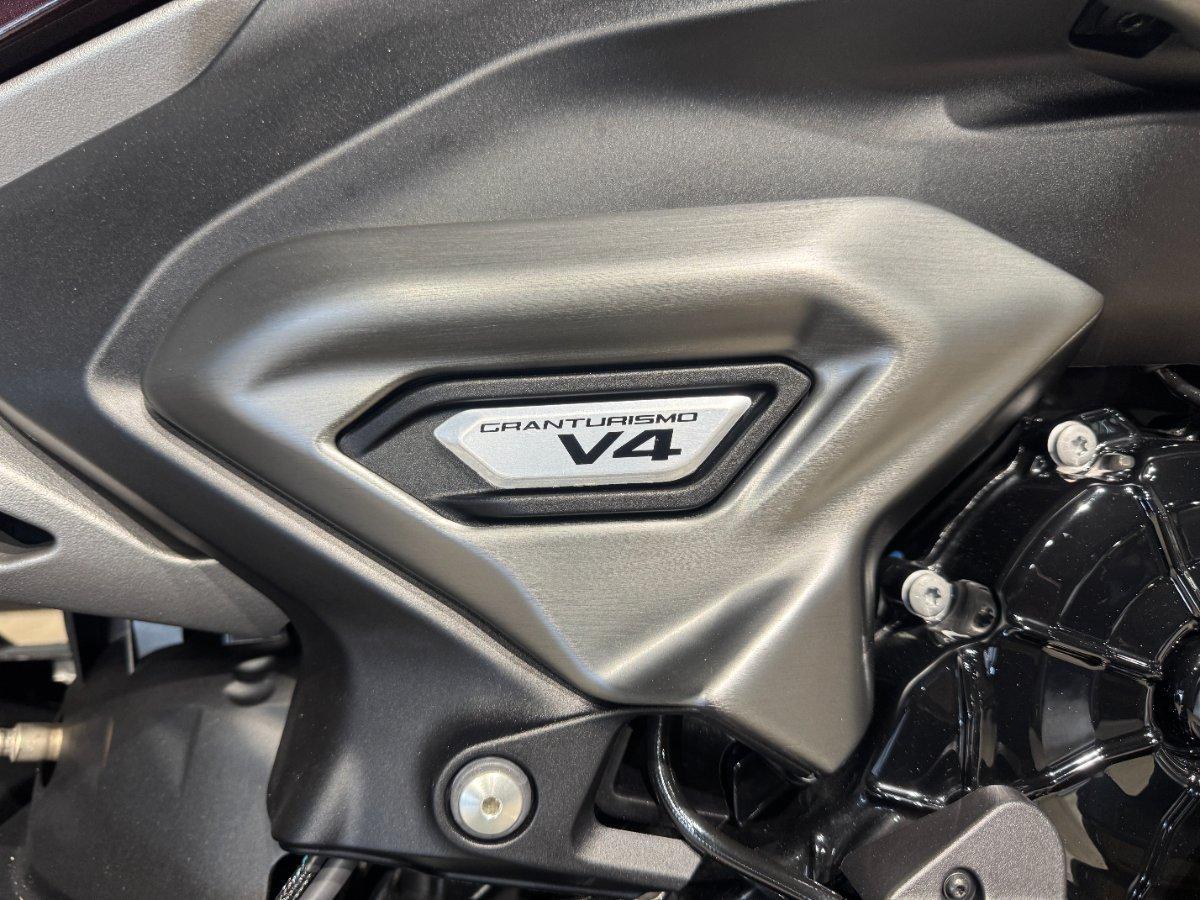 2026 DUCATI XDIAVEL V4 CRUISER