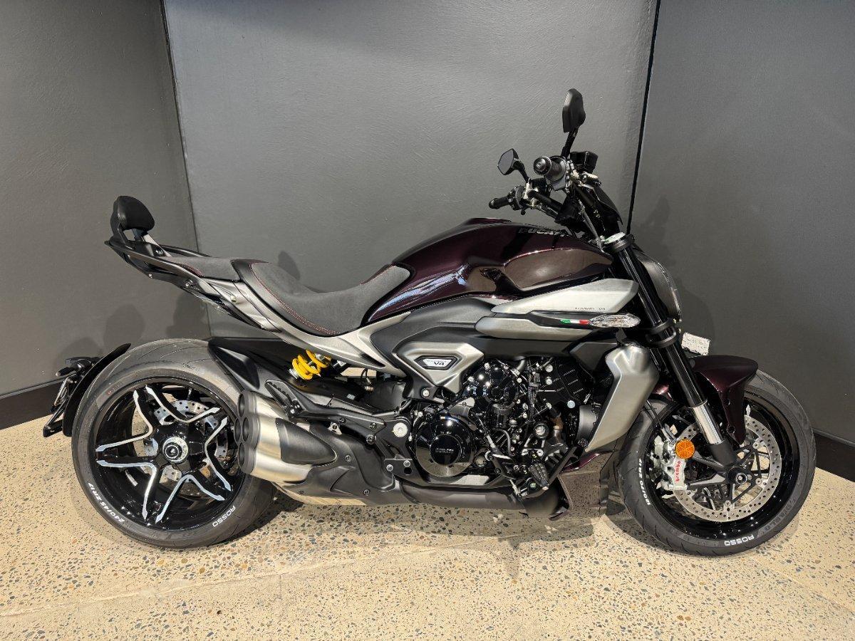 2026 DUCATI XDIAVEL V4 CRUISER