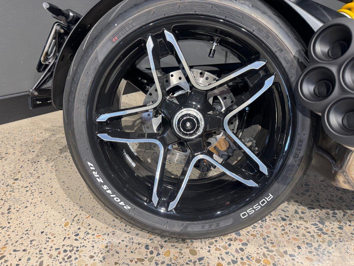 2026 DUCATI XDIAVEL V4 CRUISER