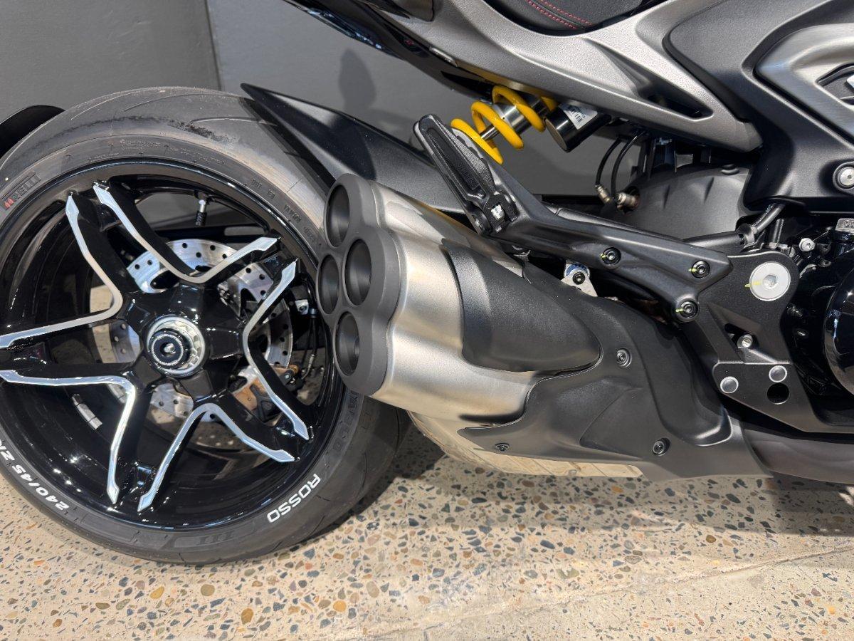2026 DUCATI XDIAVEL V4 CRUISER
