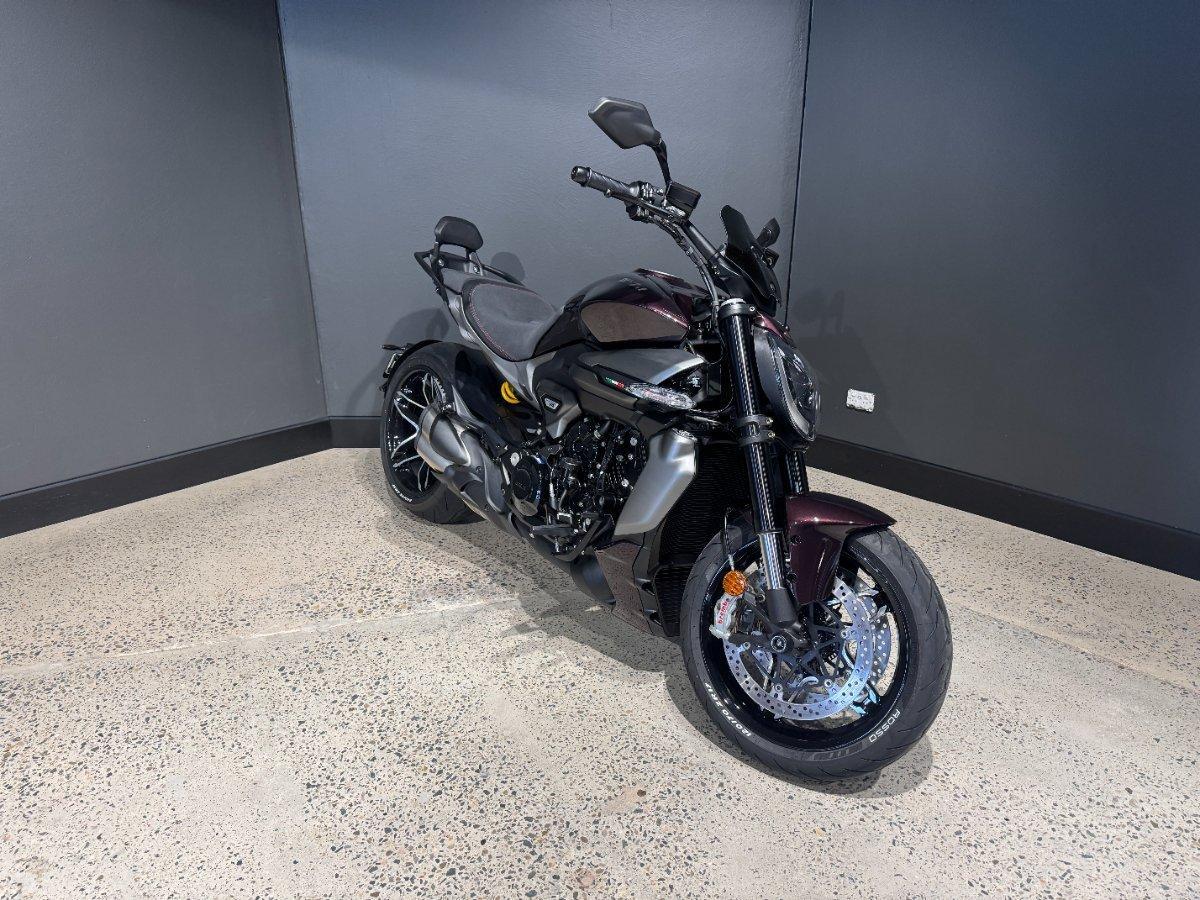 2026 DUCATI XDIAVEL V4 CRUISER