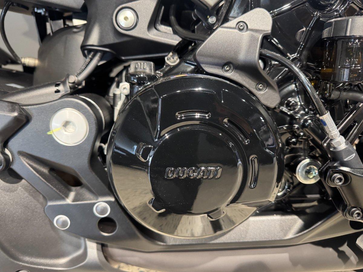 2026 DUCATI XDIAVEL V4 CRUISER