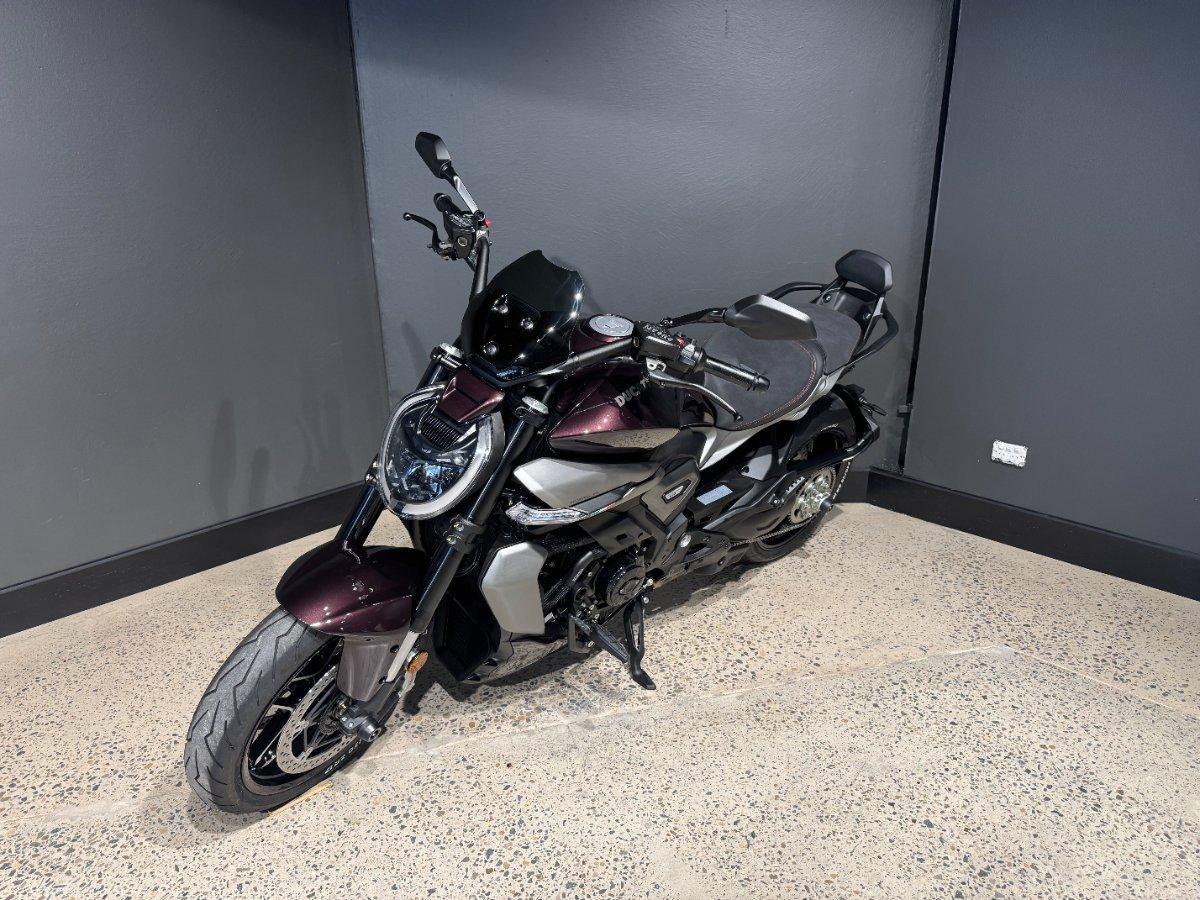 2026 DUCATI XDIAVEL V4 CRUISER
