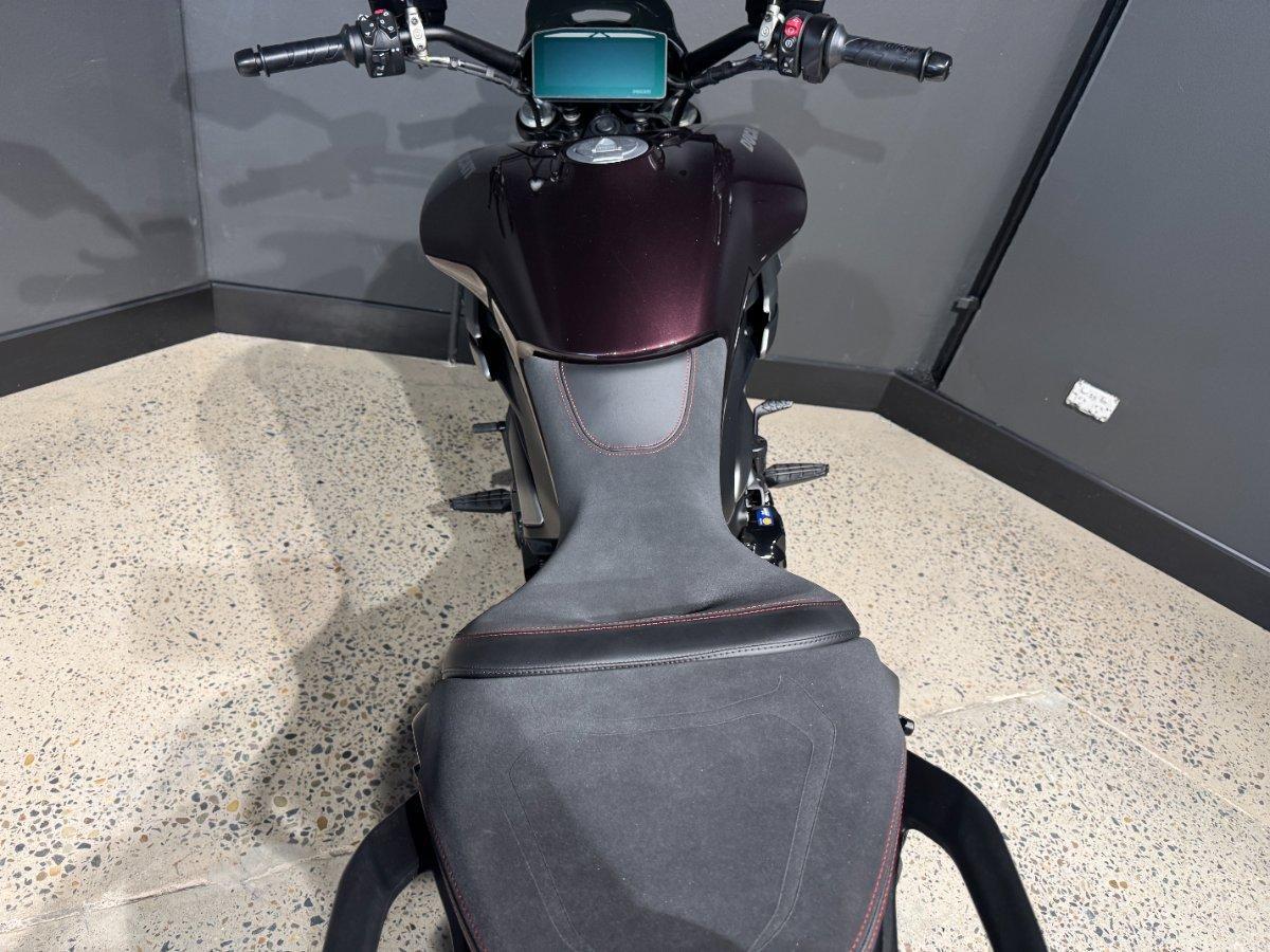 2026 DUCATI XDIAVEL V4 CRUISER
