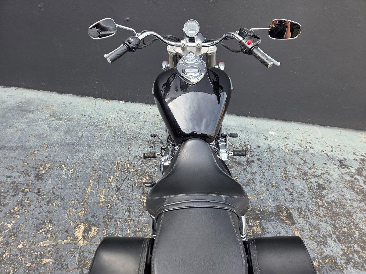 2011 TRIUMPH BONNEVILLE ROAD