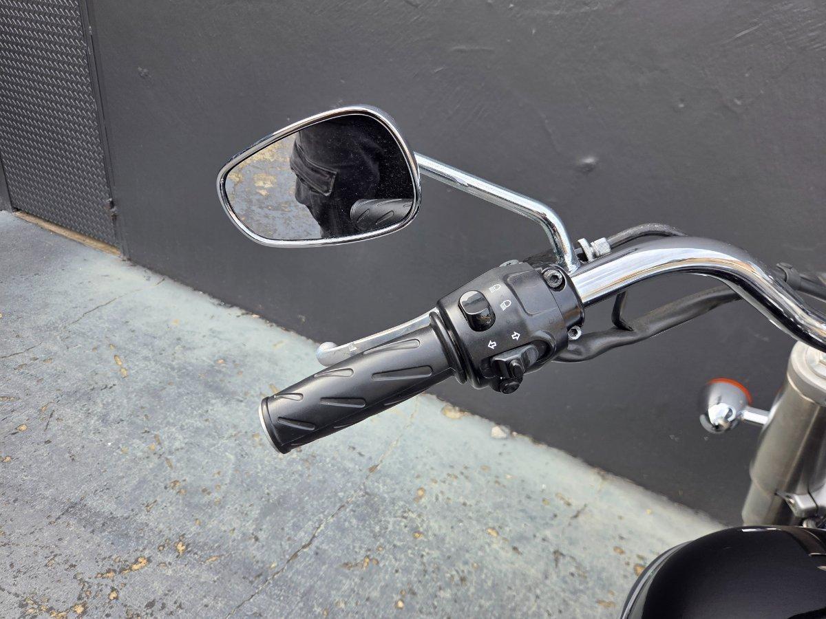 2011 TRIUMPH BONNEVILLE ROAD