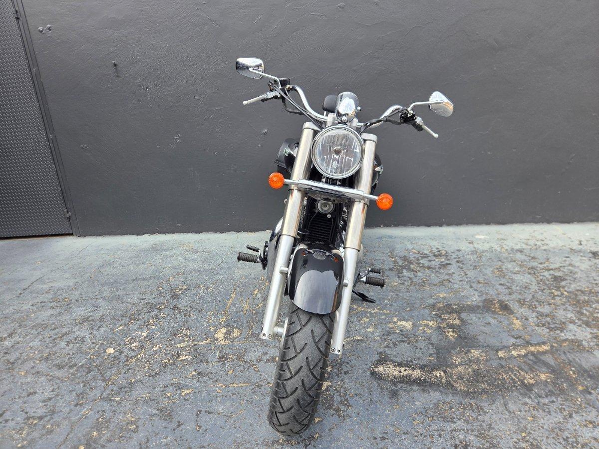 2011 TRIUMPH BONNEVILLE ROAD