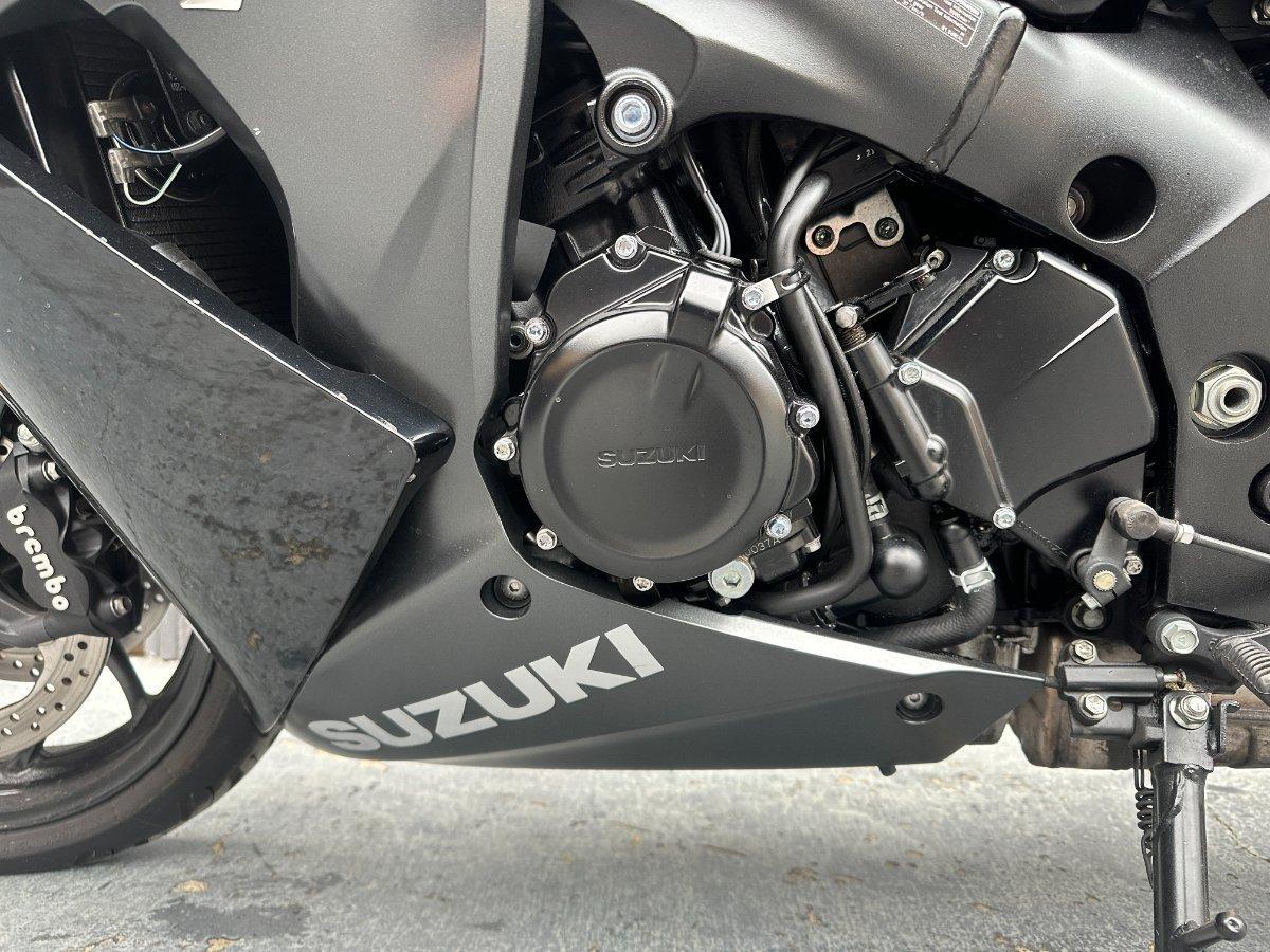 2021 SUZUKI GSX-S1000F ROAD