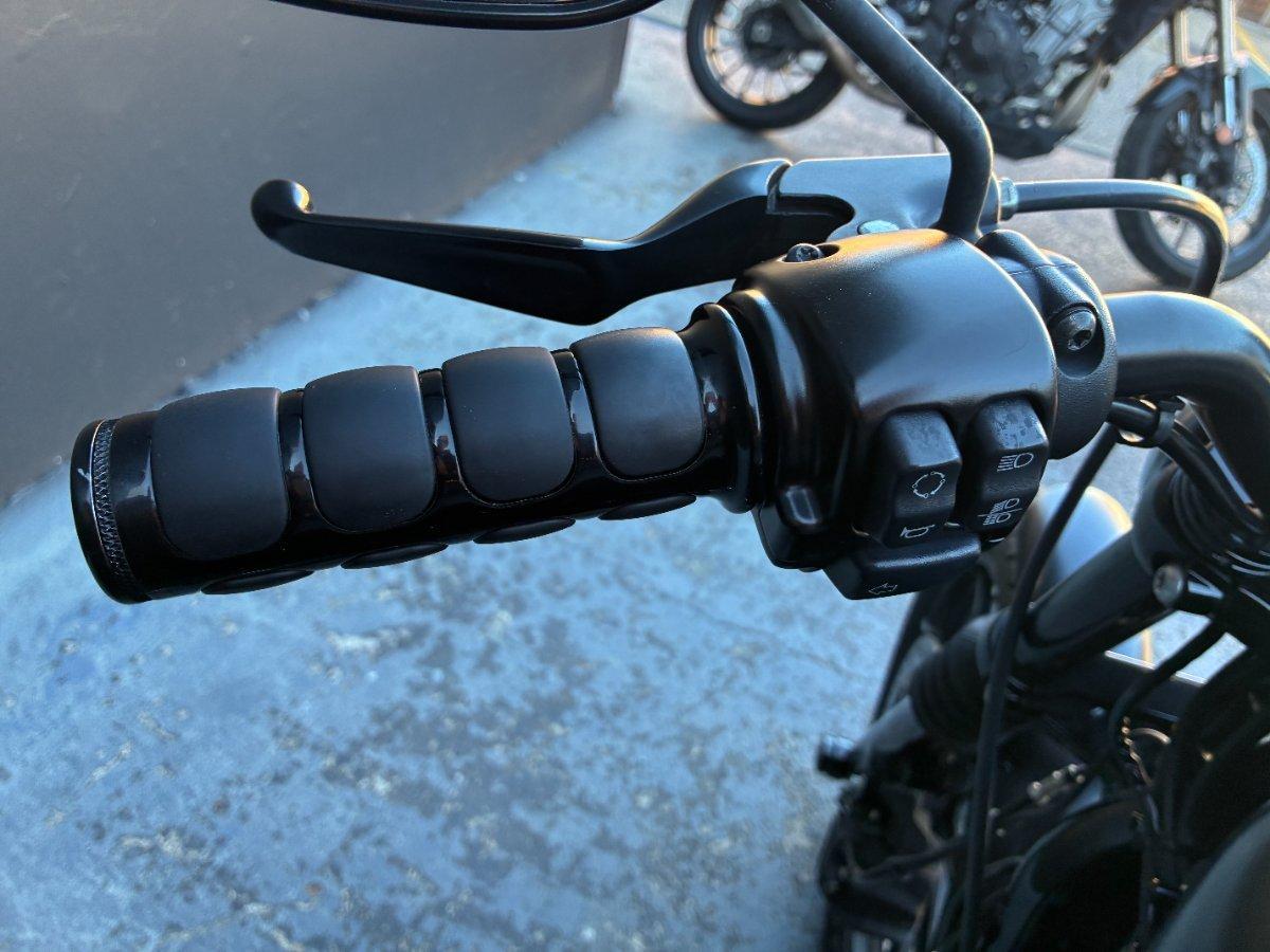 2019 HARLEY-DAVIDSON XL883N IRON 883 CRUISER