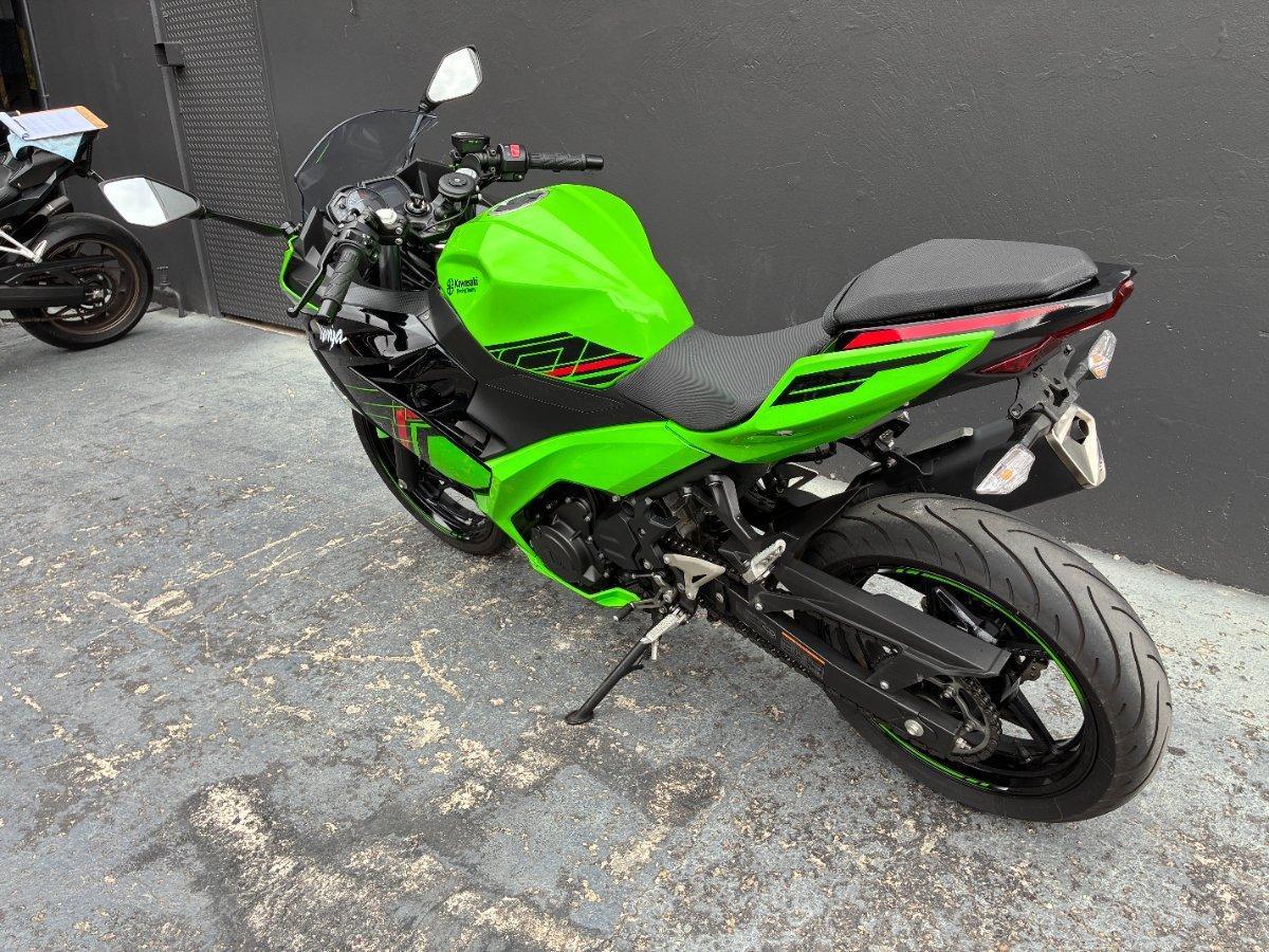 2023 KAWASAKI NINJA 400 SE SPORTS