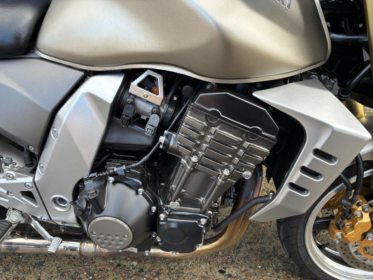 2004 KAWASAKI Z1000 ROAD