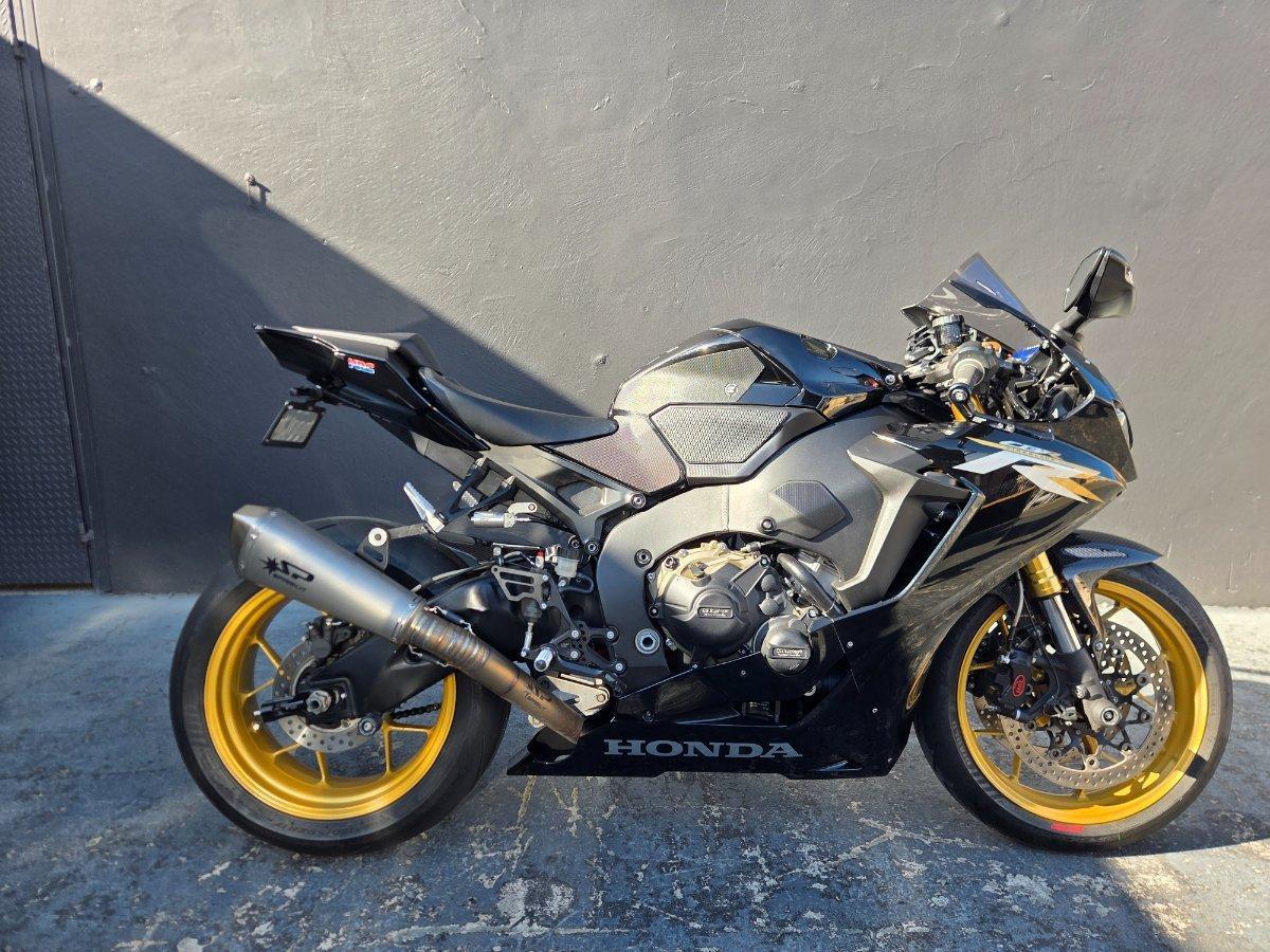 2016 HONDA CBR1000RR (FIREBLADE) SPORTS
