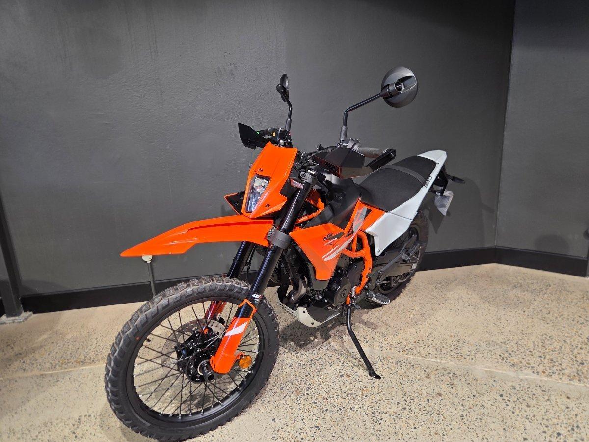 2025 KTM 390 ENDURO R DUAL SPORTS