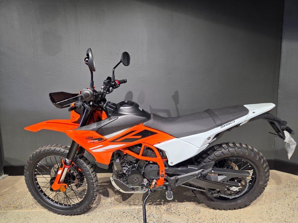 2025 KTM 390 ENDURO R DUAL SPORTS